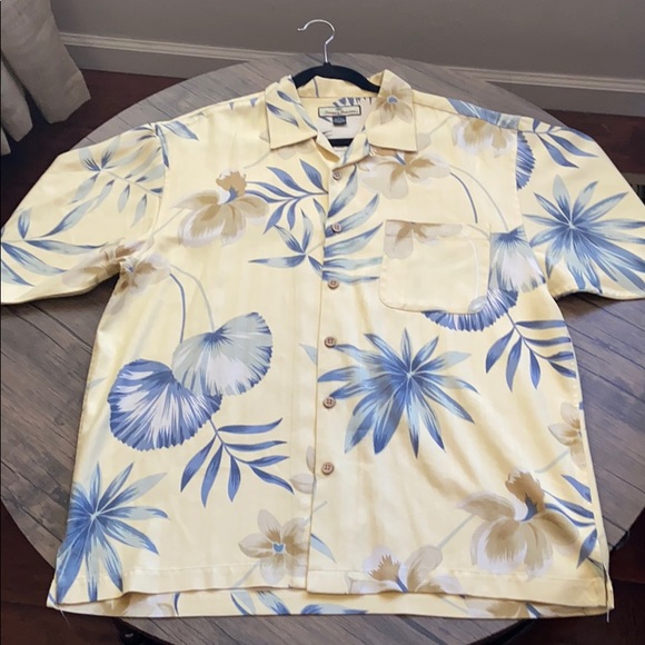 Tommy Bahama Other - Tommy Bahama L silk tropical camp shirt